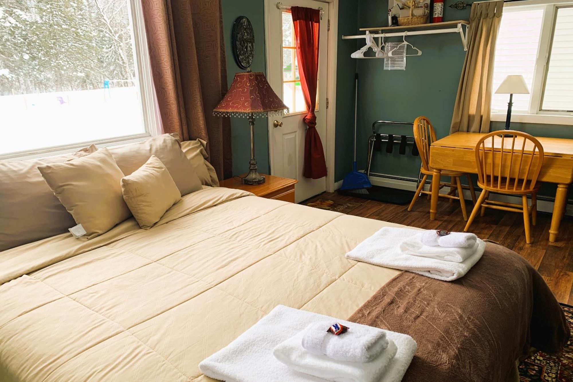 Love Hotels St John River By Oyo At Fort Kent Me Saint John Plantation Bagian luar foto