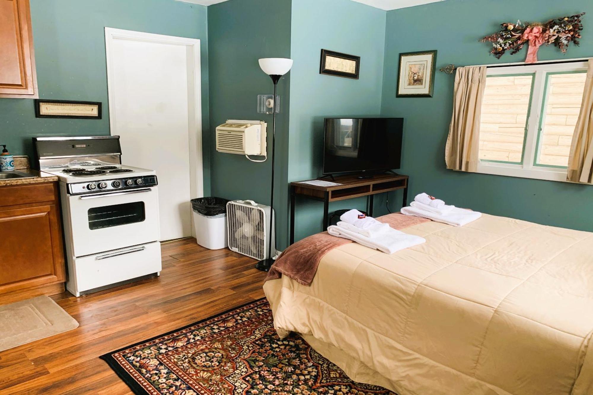 Love Hotels St John River By Oyo At Fort Kent Me Saint John Plantation Bagian luar foto